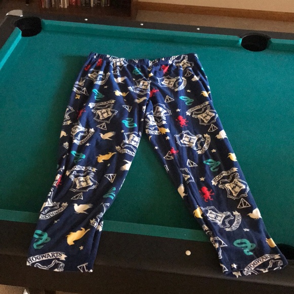 hogwarts pjs - Picture 2 of 2